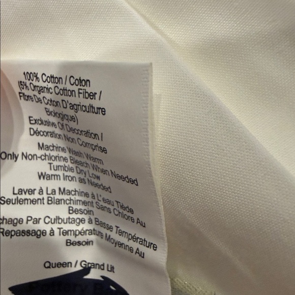 Pottery Barn embroidered Pillowcases new set of 2 + matching flat sheet Queen